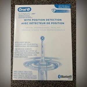 Open box New Oral-B Genius Electric Toothbrush with Position Detection - White